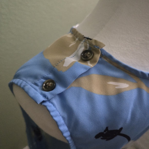 🔥 2/$9 or 3/$13   Who What Wear Women's Blue, Cream, and Tan Floral Blouse - Picture 3 of 5